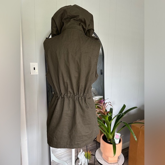 🛍️NWOT Hoodie full zip Utility vest army/olive green Vest with adjustable waist - Picture 3 of 12